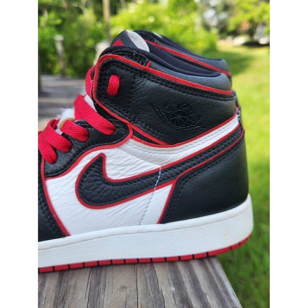 Nike Air Jordan 1 Retro 'Bloodline' Big Kids Size 4.5 Youth Black Red Sneackers - Picture 4 of 15